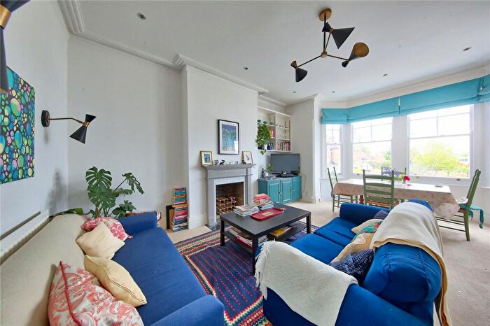2 Bedroom Apartment To Rent In Mayford Road, SW12