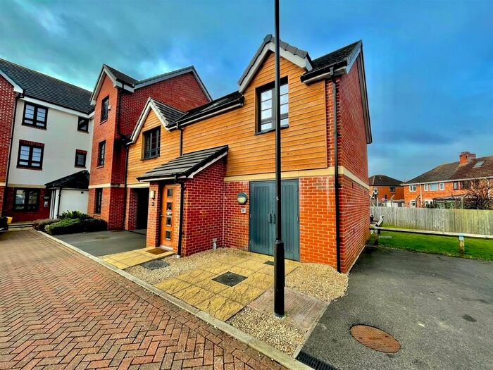 2 Bedroom Flat To Rent In The Coach House, Malago Drive, BS3