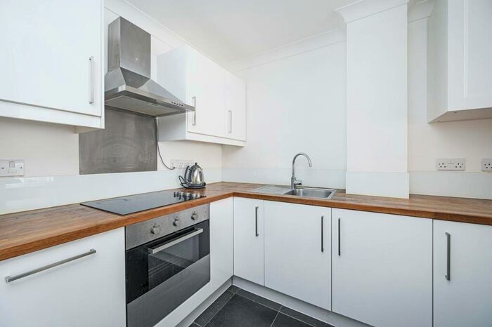 1 Bedroom Flat To Rent In Backchurch Lane, Tower Hill, London, E1
