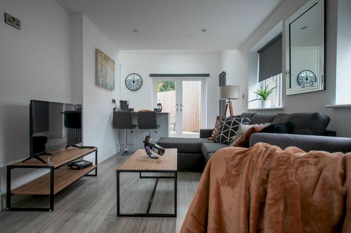 1 Bedroom Flat To Rent In Valley Road, Solihull, B92