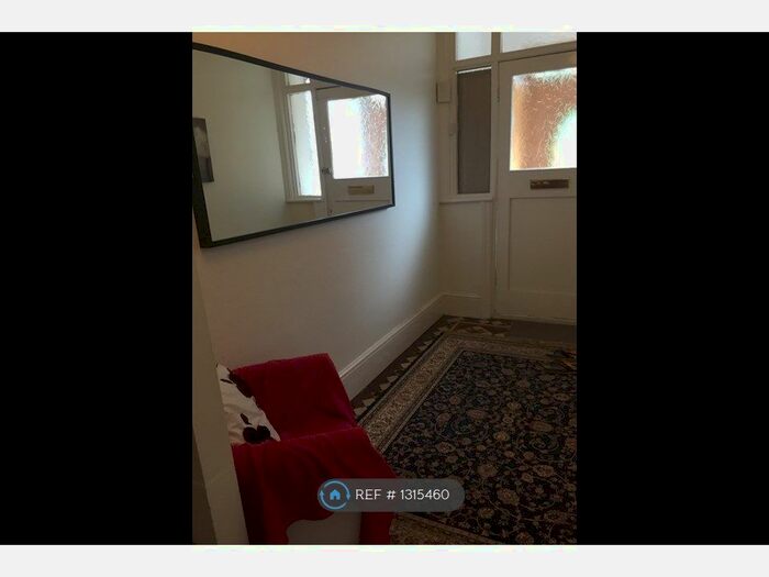 4 Bedroom Semi-Detached House To Rent In Roxborough Avenue, Harrow HA1