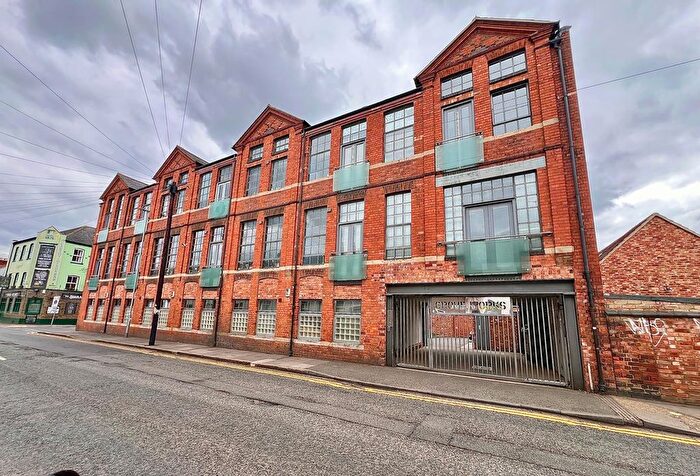 2 Bedroom Flat For Sale In Clare Street, Northampton, NN1