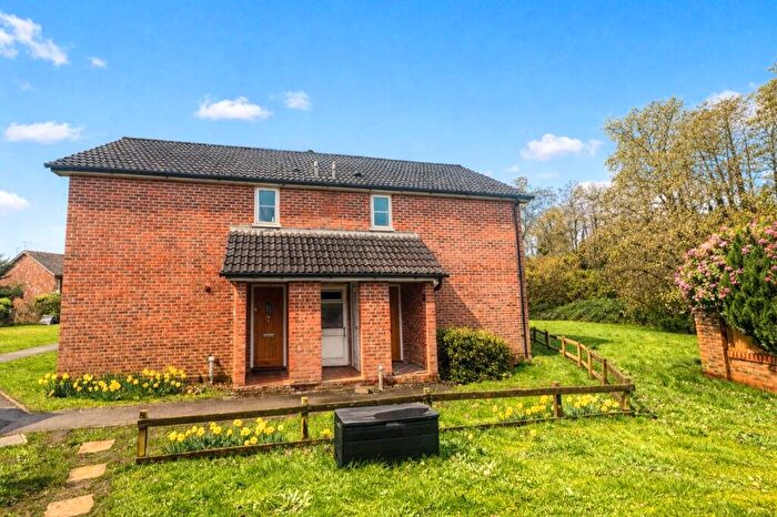 1 Bedroom Apartment For Sale In Broadhurst, Farnborough, Hampshire, GU14