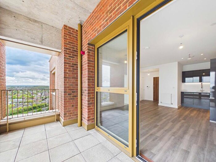 1 Bedroom Apartment To Rent In Vista Heights, Bermondsey, SE15