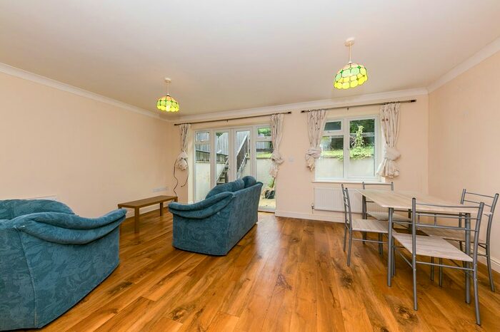 3 Bedroom Semi-Detached House To Rent In Cabell Road, Guildford, GU2