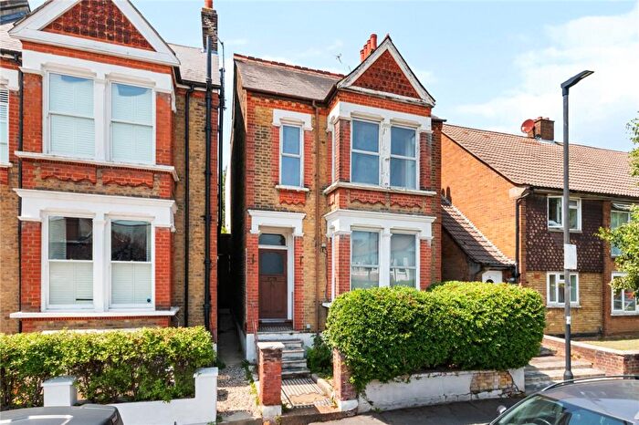 4 Bedroom Detached House For Sale In Lamberhurst Road, West Norwood, London, SE27