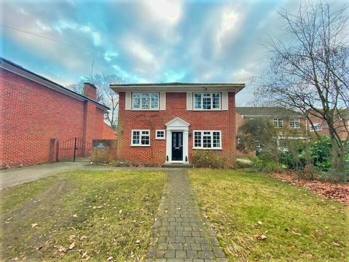 4 Bedroom Detached House To Rent In Firwood Drive, Camberley, GU15