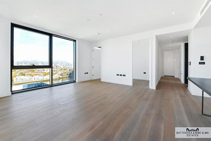 3 Bedroom Apartment For Sale In Legacy Building, Embassy Gardens, London, SW11