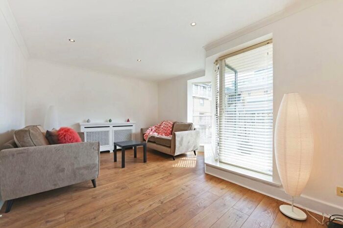 2 Bedroom Flat To Rent In Hermitage Wall, Hermitage Wall, Wapping, E1W