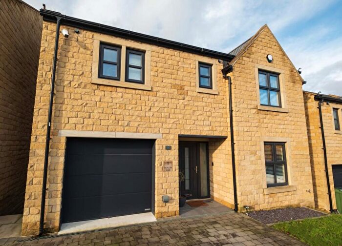 4 Bedroom Detached House For Sale In Hollin Way, Linthwaite, Huddersfield, HD7