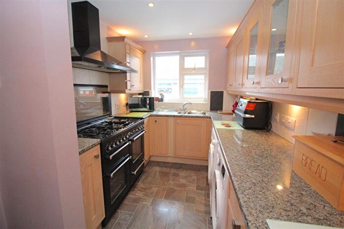 2 Bedroom Flat For Sale In Kington Way, Stechford, Birmingham, B33