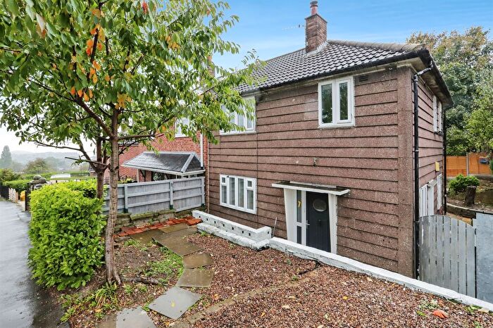 3 Bedroom Semi-Detached House To Rent In Ramshead Approach, Seacroft, Leeds, LS14