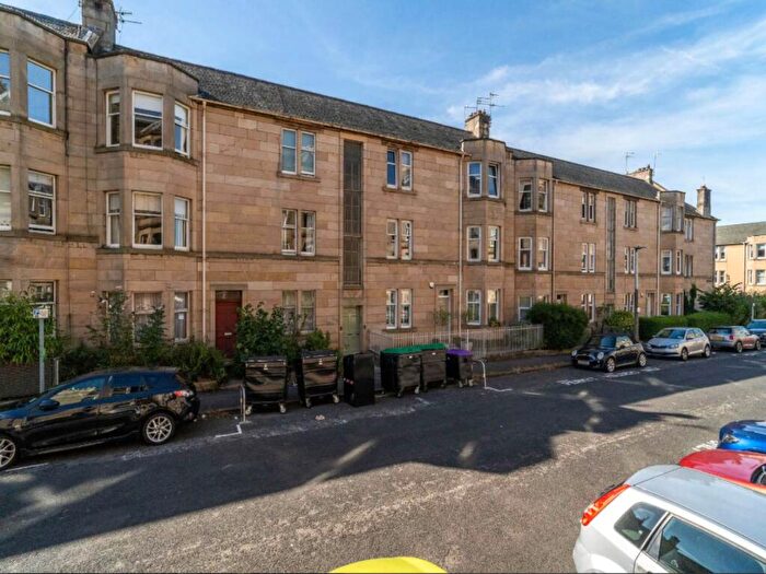3 Bedroom Flat To Rent In Learmonth Grove, Comely Bank, Edinburgh, EH4