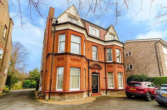 Apartment To Rent In Parklands, Surbiton, Surrey, KT5