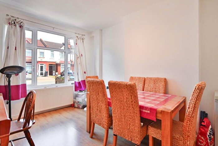 3 Bedroom End Of Terrace House For Sale In Beverley Road, New Malden, KT3