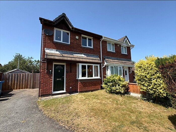 3 Bedroom Semi Detached House For Sale In Chalgrave Close, Widnes, Cheshire, WA8
