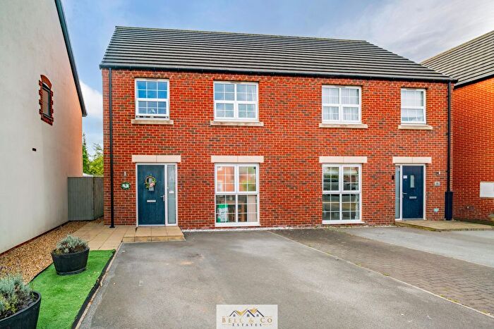 3 Bedroom Semi-Detached House For Sale In Wheatsheaf Way, Clowne, Chesterfield, S43