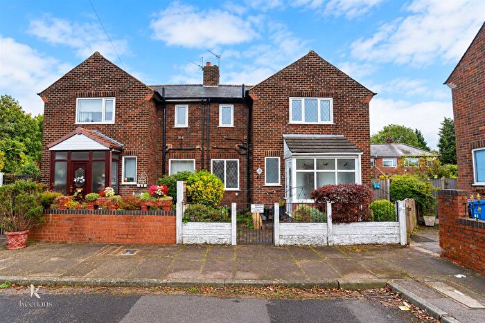 3 Bedroom Semi Detached House For Sale In Abbey Drive, Swinton, Manchester, M27