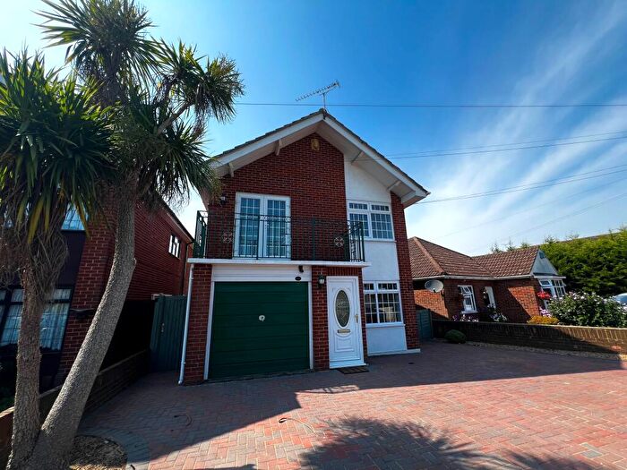 3 Bedroom Detached House To Rent In Wigmore Road, Wigmore, Rainham, ME8