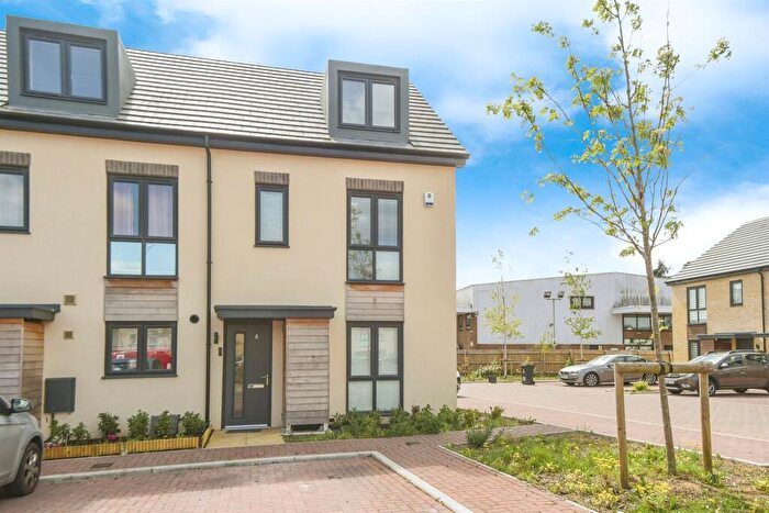 3 Bedroom End Of Terrace House For Sale In Crampton Square, Swindon, SN3