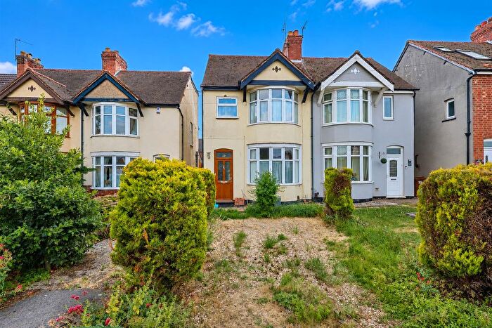 3 Bedroom Semi-Detached House For Sale In Lutterworth Road, Burbage, LE10