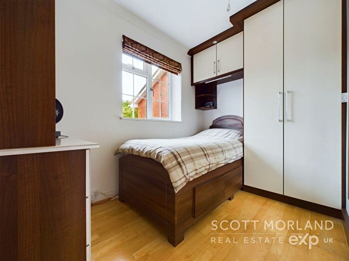 4 Bedroom Detached House For Sale In The Crofts, Hatch Warren, Basingstoke, RG22