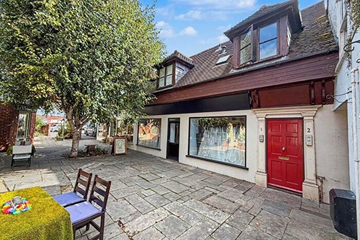 2 Bedroom Flat For Sale In Wimborne Town Centre, BH21