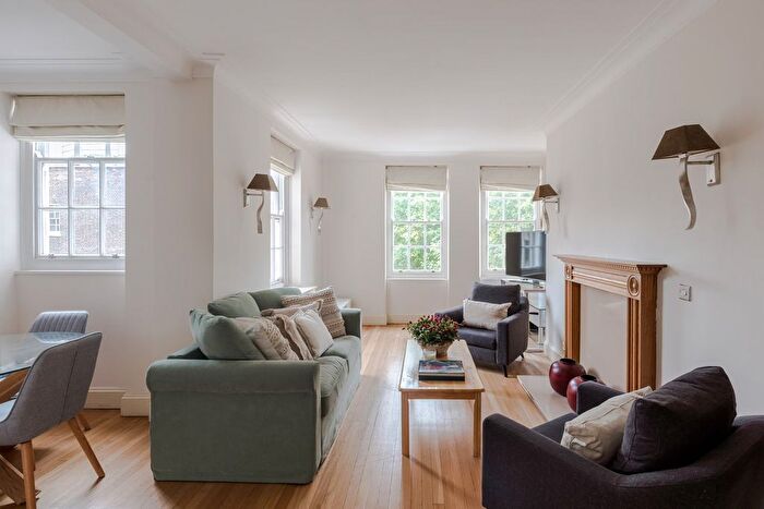 3 Bedroom Flat To Rent In Portman Square, Marylebone, London, W1H