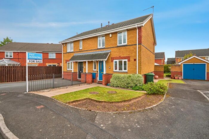 3 Bedroom Semi Detached House For Sale In Coburg Croft, Tipton, DY4