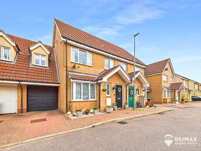 3 Bedroom Semi-Detached House For Sale In Williamsburg Avenue, Harwich, CO12