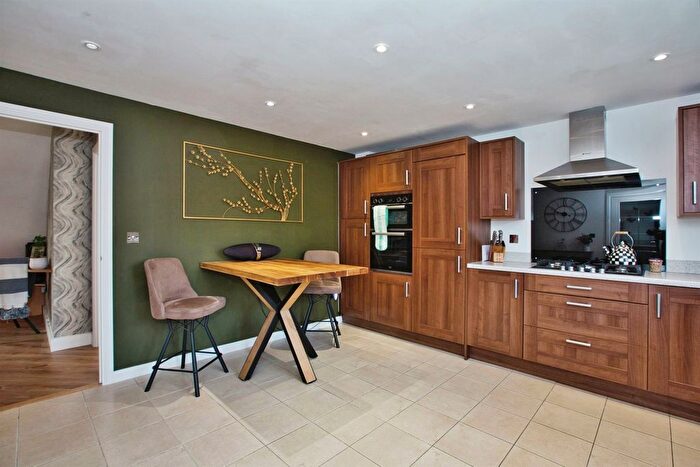 4 Bedroom Detached House For Sale In Atkins Hill, Wincanton, BA9