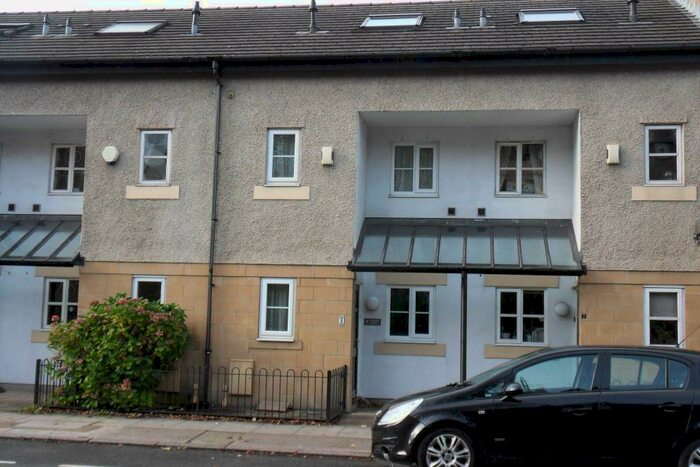 3 Bedroom Mews To Rent In Chiltern Court, Lancaster, LA1