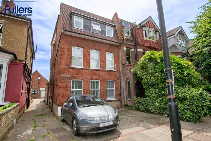 1 Bedroom Flat To Rent In Broomfield Avenue, Palmers Green, N13