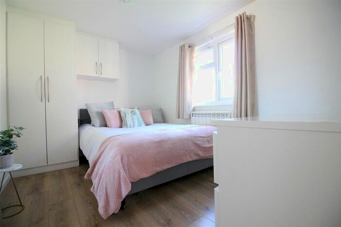 2 Bedroom Flat To Rent In Conway Road, Whitton, Hounslow, TW4