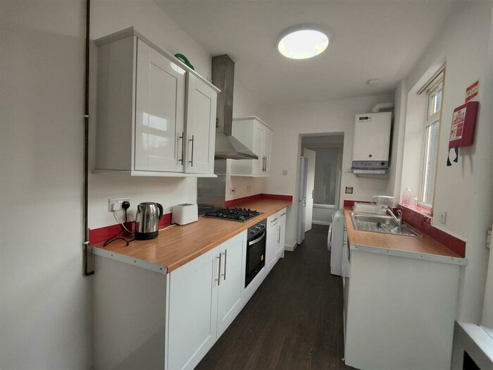 5 Bedroom Terraced House To Rent In Manilla Rd, Selly Oak. Mins Walk To University Of Birmingham, B29