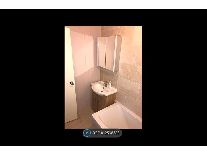 1 Bedroom Flat To Rent In Osprey House, London, SE19