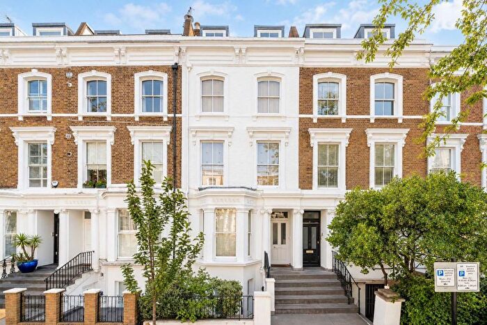 3 Bedroom Flat To Rent In Chesterton Road, North Kensington, W10