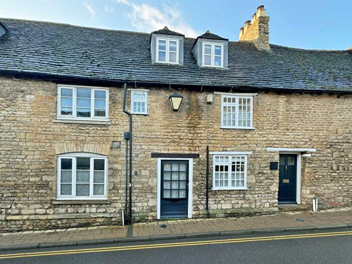 3 Bedroom Character Property To Rent In St. Georges Street, Stamford, PE9
