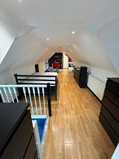 Studio To Rent In Hoe Street, Walthamstow, London, E17