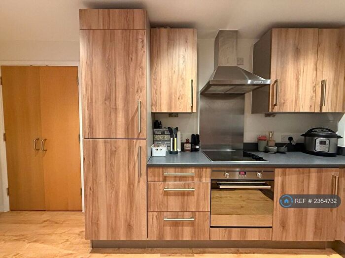 1 Bedroom Flat To Rent In Queensland Road, London, N7