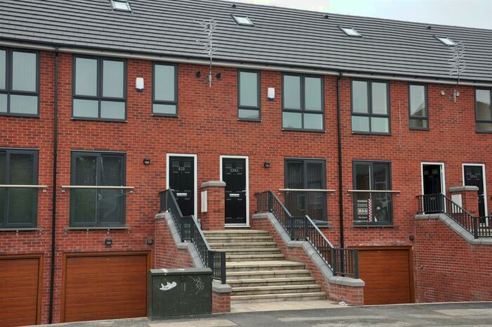 4 Bedroom Town House To Rent In A Lower Broughton Road, Salford, M7