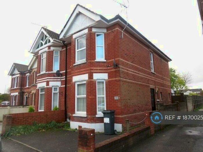 4 Bedroom Semi-Detached House To Rent In Bemister Road, Bournemouth, BH9