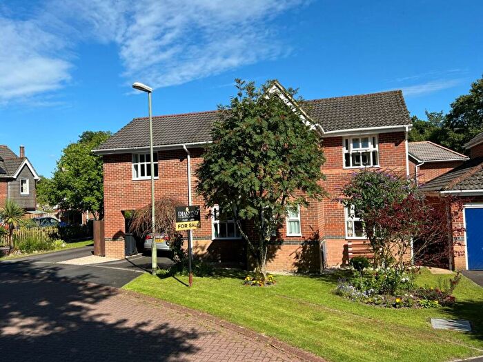 5 Bedroom Detached House For Sale In Clarke Close, Uffculme, Cullompton, Devon, EX15