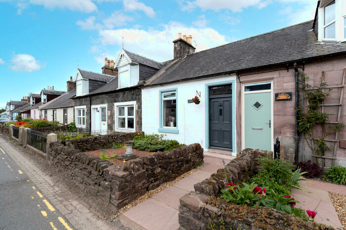 2 Bedroom Cottage For Sale In Pringleton, Thornhill, DG3