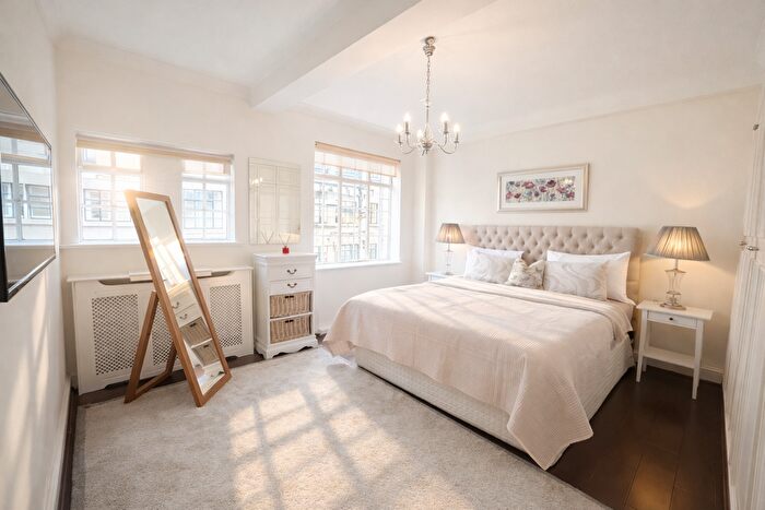3 Bedroom Flat To Rent In Sloane Street, London, SW1X