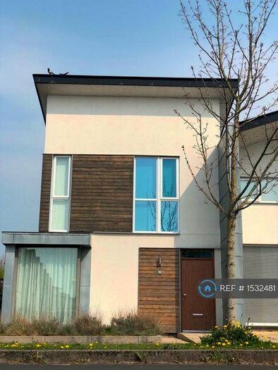 3 Bedroom End Of Terrace House To Rent In Commonwealth Avenue, Manchester, M11