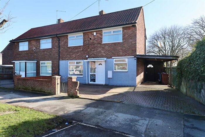 2 Bedroom Semi Detached House For Sale In Barham Road, Hull, HU9