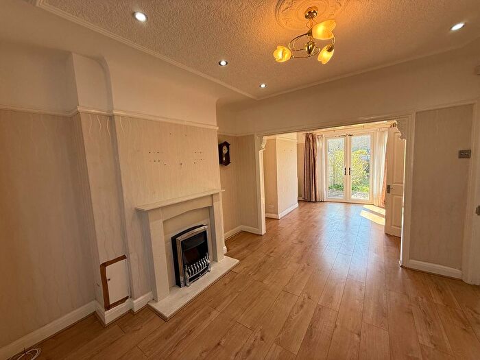 3 Bedroom Semi-Detached House To Rent In Chestnut Drive, Pinner, Greater London, HA5