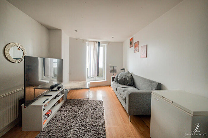 2 Bedroom Apartment For Sale In Hive Apartments, Masshouse Plaza, Birmingham City Centre, B5