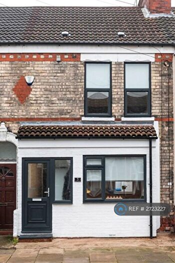 2 Bedroom Terraced House To Rent In Manvers Street, Hull, HU5